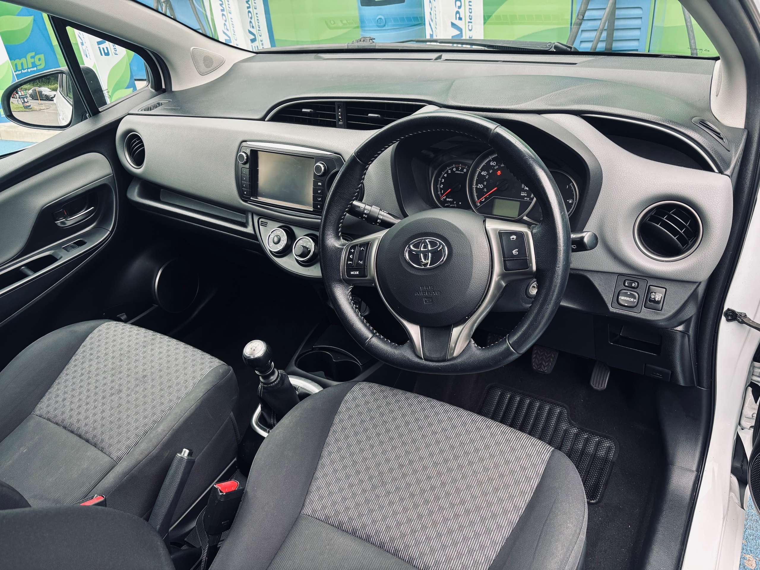 2015 TOYOTA YARIS 2015 TOYOTA YARIS