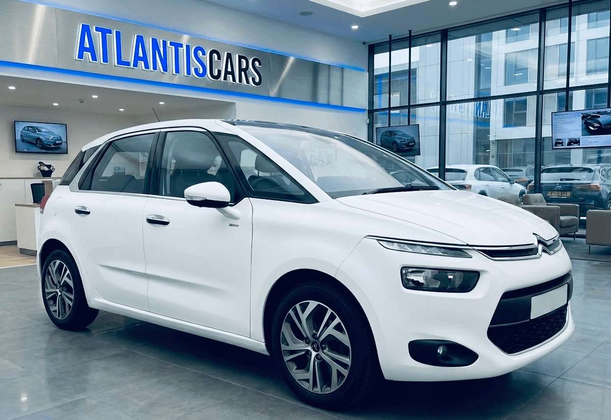 A 2015 CITROEN C4 PICASSO 1.6 e-HDi Exclusive MPV 5dr Diesel ETG6 Euro 5 (s/s) (115 ps) A 2015 CITROEN C4 PICASSO 1.6 e-HDi Exclusive MPV 5dr Diesel ETG6 Euro 5 (s/s) (115 ps)