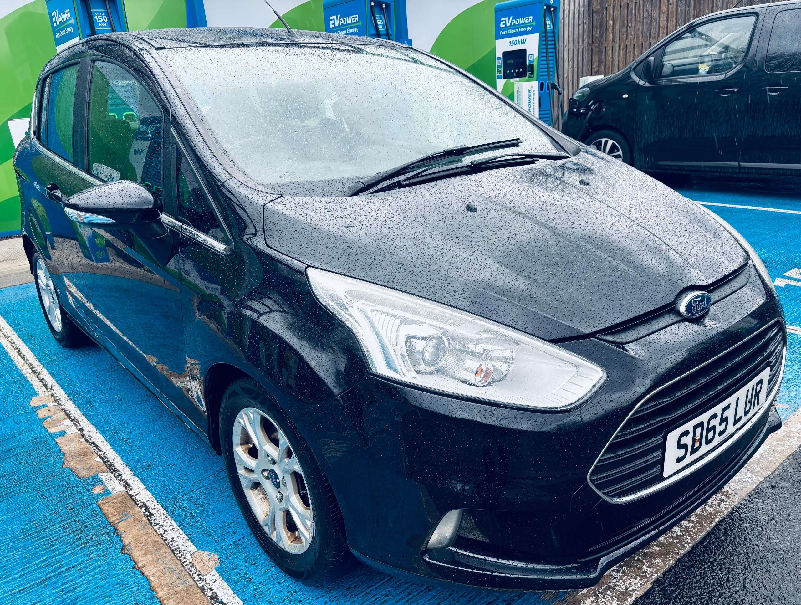 A 2015 FORD B-MAX 1.6 Zetec MPV 5dr Petrol Powershift Euro 5 (105 ps) A 2015 FORD B-MAX 1.6 Zetec MPV 5dr Petrol Powershift Euro 5 (105 ps)