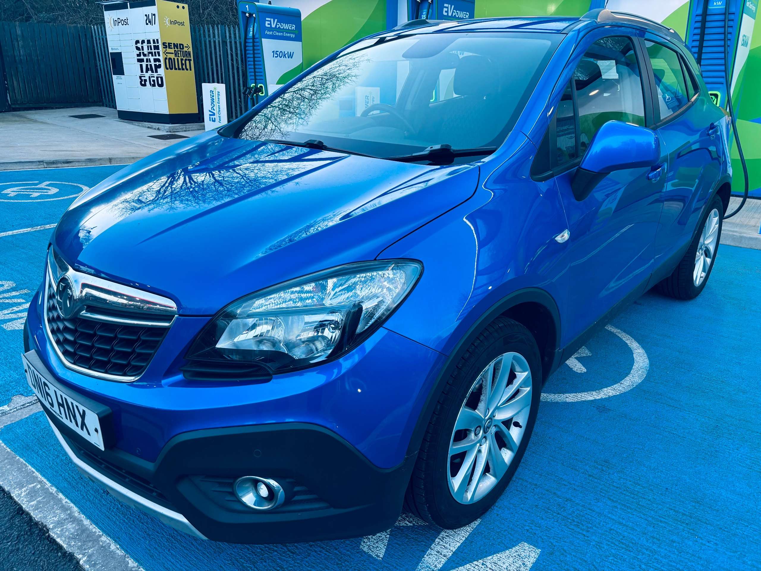 A 2016 VAUXHALL MOKKA 1.6i Exclusiv SUV 5dr Petrol Manual 2WD Euro 6 (s/s) (115 ps) A 2016 VAUXHALL MOKKA 1.6i Exclusiv SUV 5dr Petrol Manual 2WD Euro 6 (s/s) (115 ps)
