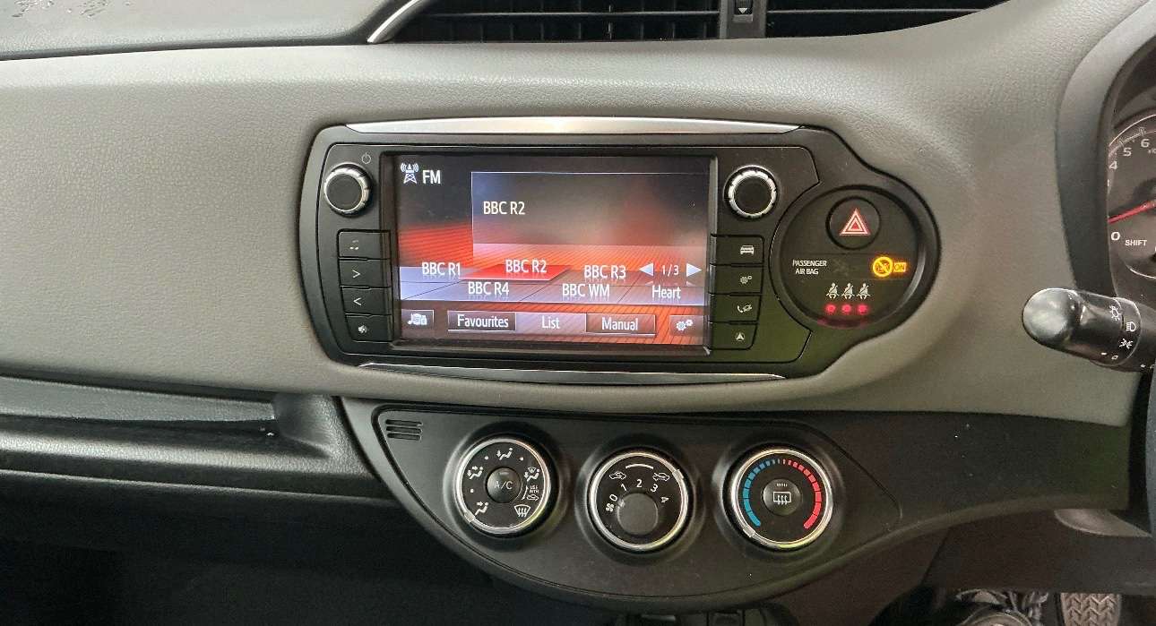 2015 TOYOTA YARIS 2015 TOYOTA YARIS