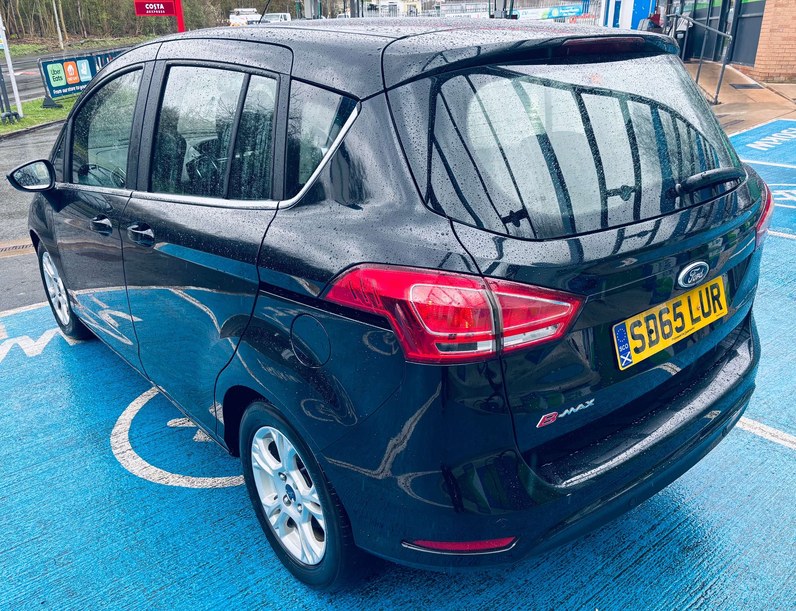 A 2015 FORD B-MAX 1.6 Zetec MPV 5dr Petrol Powershift Euro 5 (105 ps) A 2015 FORD B-MAX 1.6 Zetec MPV 5dr Petrol Powershift Euro 5 (105 ps)
