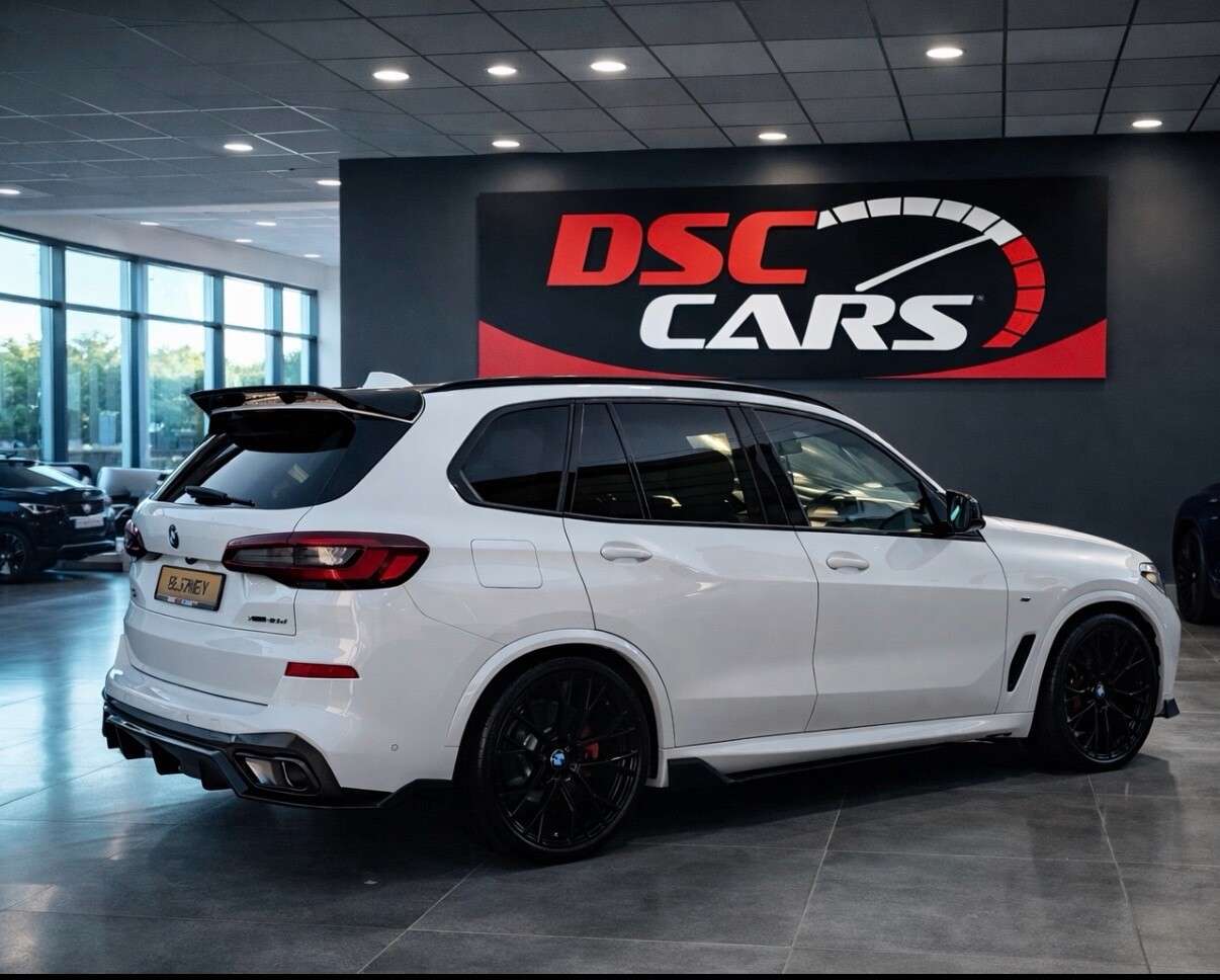 A 2023 BMW X5 3.0 40d MHT M Sport SUV 5dr Diesel Hybrid Auto xDrive Euro 6 (s/s) (340 ps) A 2023 BMW X5 3.0 40d MHT M Sport SUV 5dr Diesel Hybrid Auto xDrive Euro 6 (s/s) (340 ps)