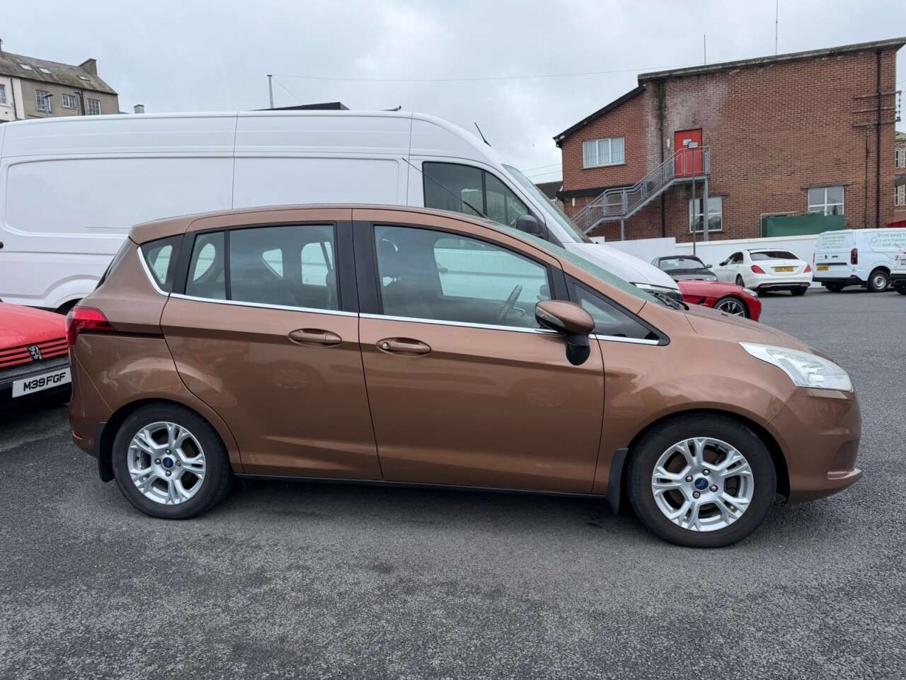 A 2014 FORD B-MAX 1.0T EcoBoost Zetec MPV 5dr Petrol Manual Euro 5 (100 ps) ONE OWNER FRON NE A 2014 FORD B-MAX 1.0T EcoBoost Zetec MPV 5dr Petrol Manual Euro 5 (100 ps) ONE OWNER FRON NE