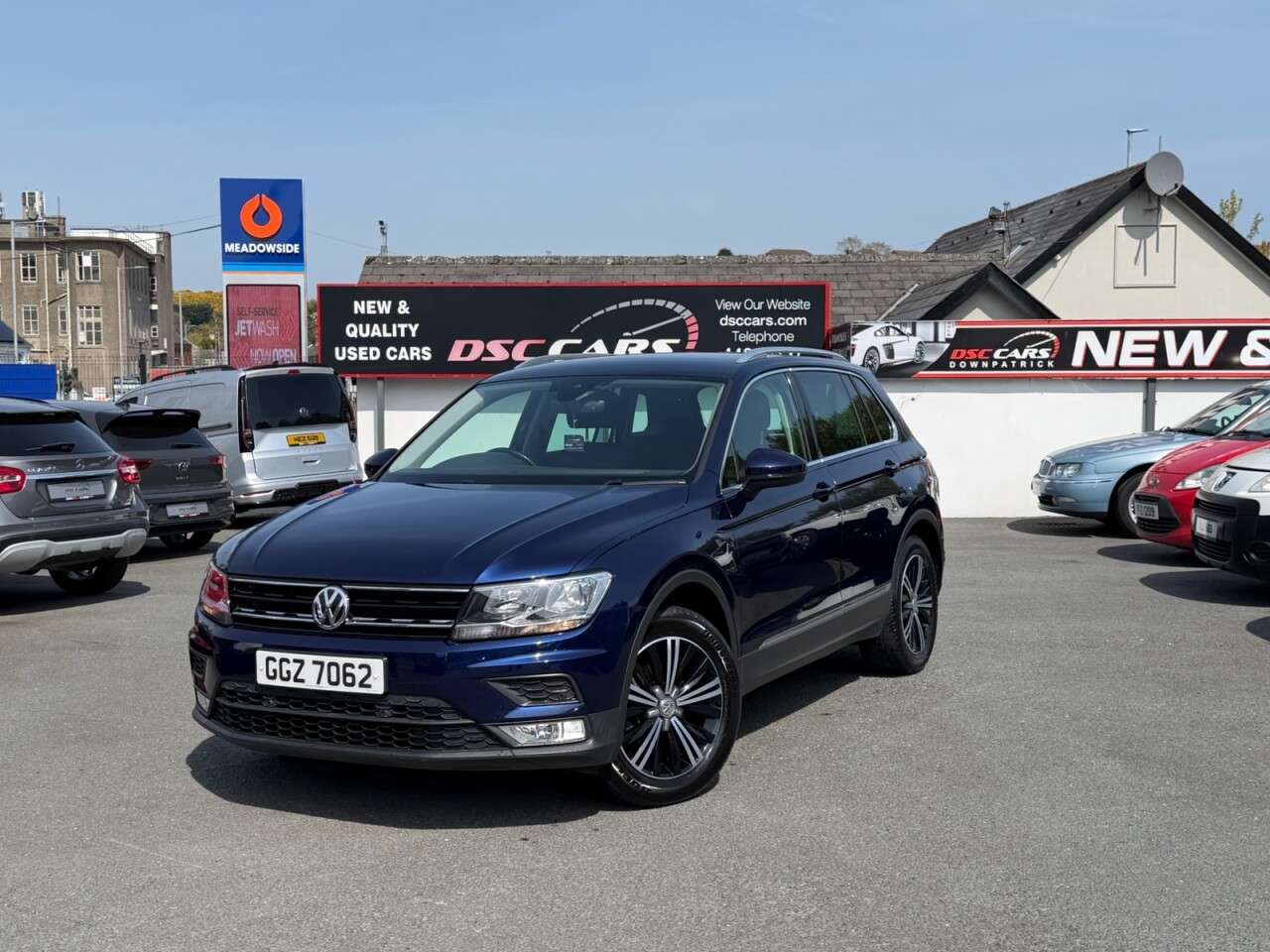 A 2017 VOLKSWAGEN TIGUAN 2.0 TDI BlueMotion Tech SE SUV 5dr Diesel Manual Euro 6 (s/s) (150 ps) A 2017 VOLKSWAGEN TIGUAN 2.0 TDI BlueMotion Tech SE SUV 5dr Diesel Manual Euro 6 (s/s) (150 ps)