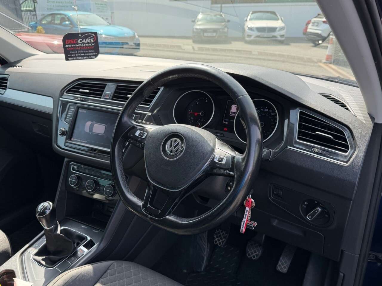 A 2017 VOLKSWAGEN TIGUAN 2.0 TDI BlueMotion Tech SE SUV 5dr Diesel Manual Euro 6 (s/s) (150 ps) A 2017 VOLKSWAGEN TIGUAN 2.0 TDI BlueMotion Tech SE SUV 5dr Diesel Manual Euro 6 (s/s) (150 ps)