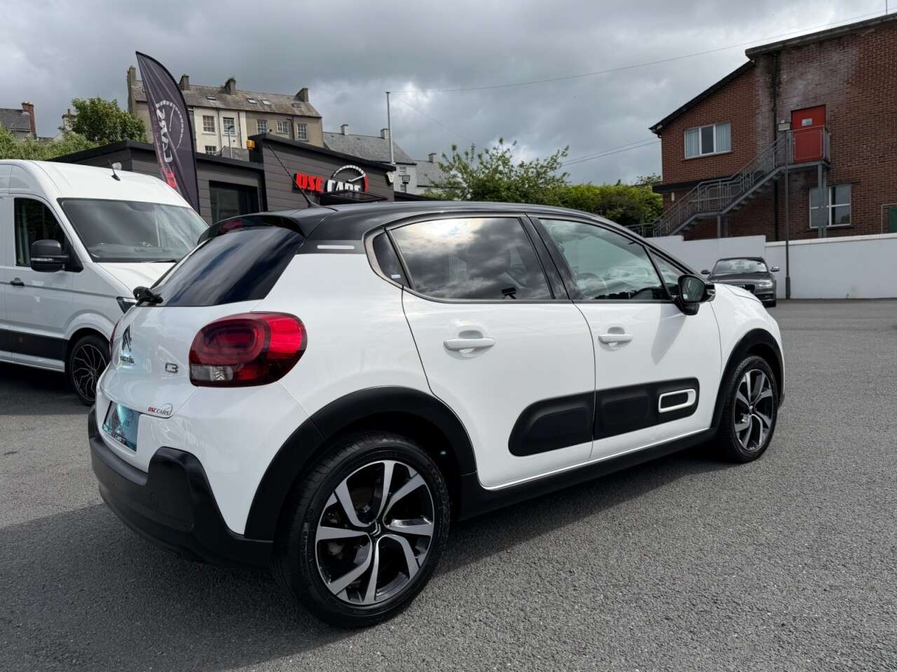 A 2023 CITROEN C3 1.2 PureTech Shine Plus Hatchback 5dr Petrol Manual Euro 6 (s/s) (110 ps) F A 2023 CITROEN C3 1.2 PureTech Shine Plus Hatchback 5dr Petrol Manual Euro 6 (s/s) (110 ps) F