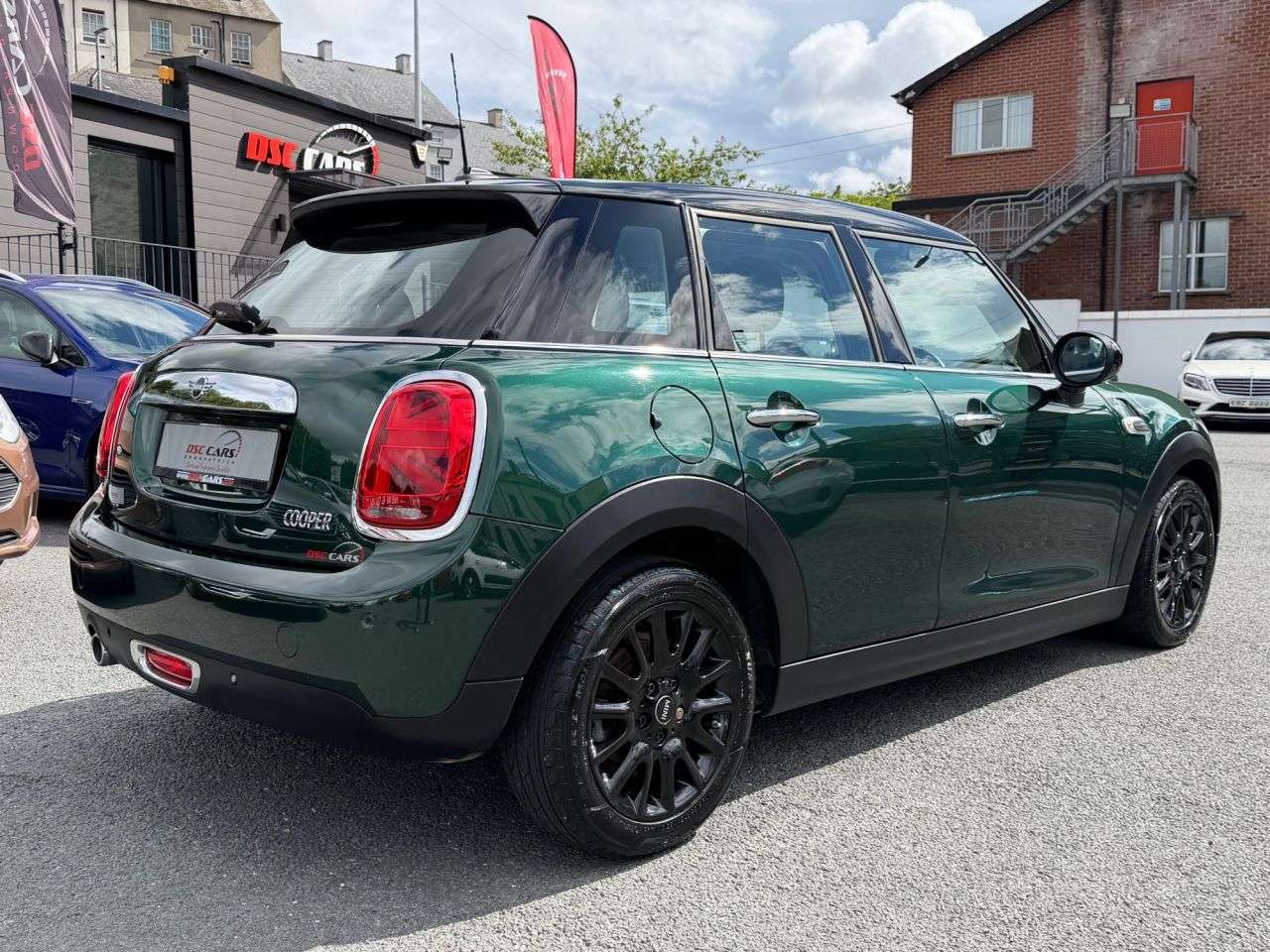 A 2019 MINI HATCH 1.5 Cooper Classic Hatchback 5dr Petrol Manual Euro 6 (s/s) (136 ps) A 2019 MINI HATCH 1.5 Cooper Classic Hatchback 5dr Petrol Manual Euro 6 (s/s) (136 ps)