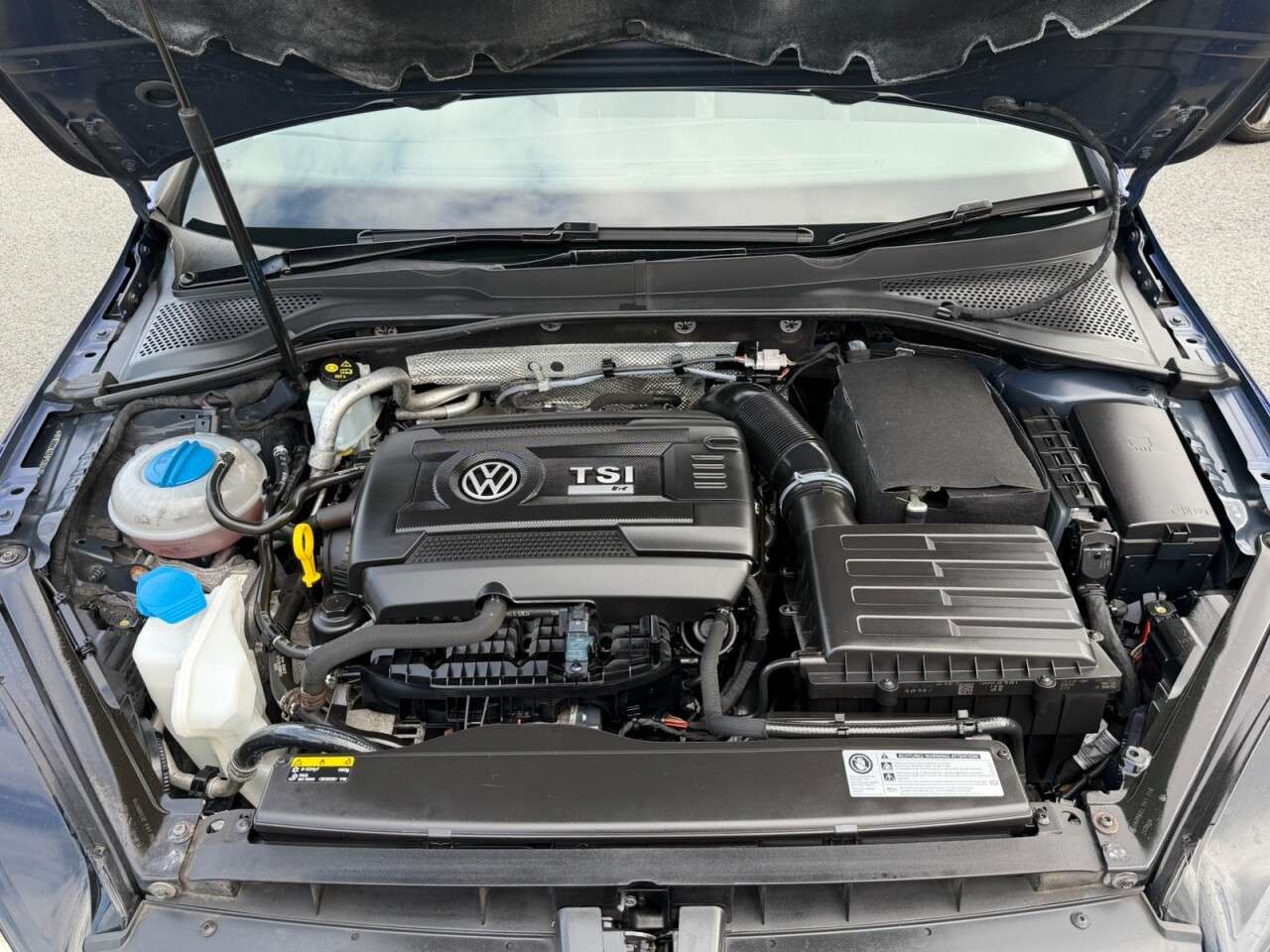 A 2016 VOLKSWAGEN GOLF 2.0 TSI BlueMotion Tech R Estate 5dr Petrol DSG 4MOTION Euro 6 (s/s) (300 p A 2016 VOLKSWAGEN GOLF 2.0 TSI BlueMotion Tech R Estate 5dr Petrol DSG 4MOTION Euro 6 (s/s) (300 p