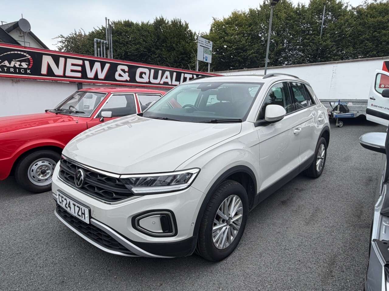 A 2024 VOLKSWAGEN T-ROC 1.0 TSI Life SUV 5dr Petrol Manual Euro 6 (s/s) (115 ps) A 2024 VOLKSWAGEN T-ROC 1.0 TSI Life SUV 5dr Petrol Manual Euro 6 (s/s) (115 ps)