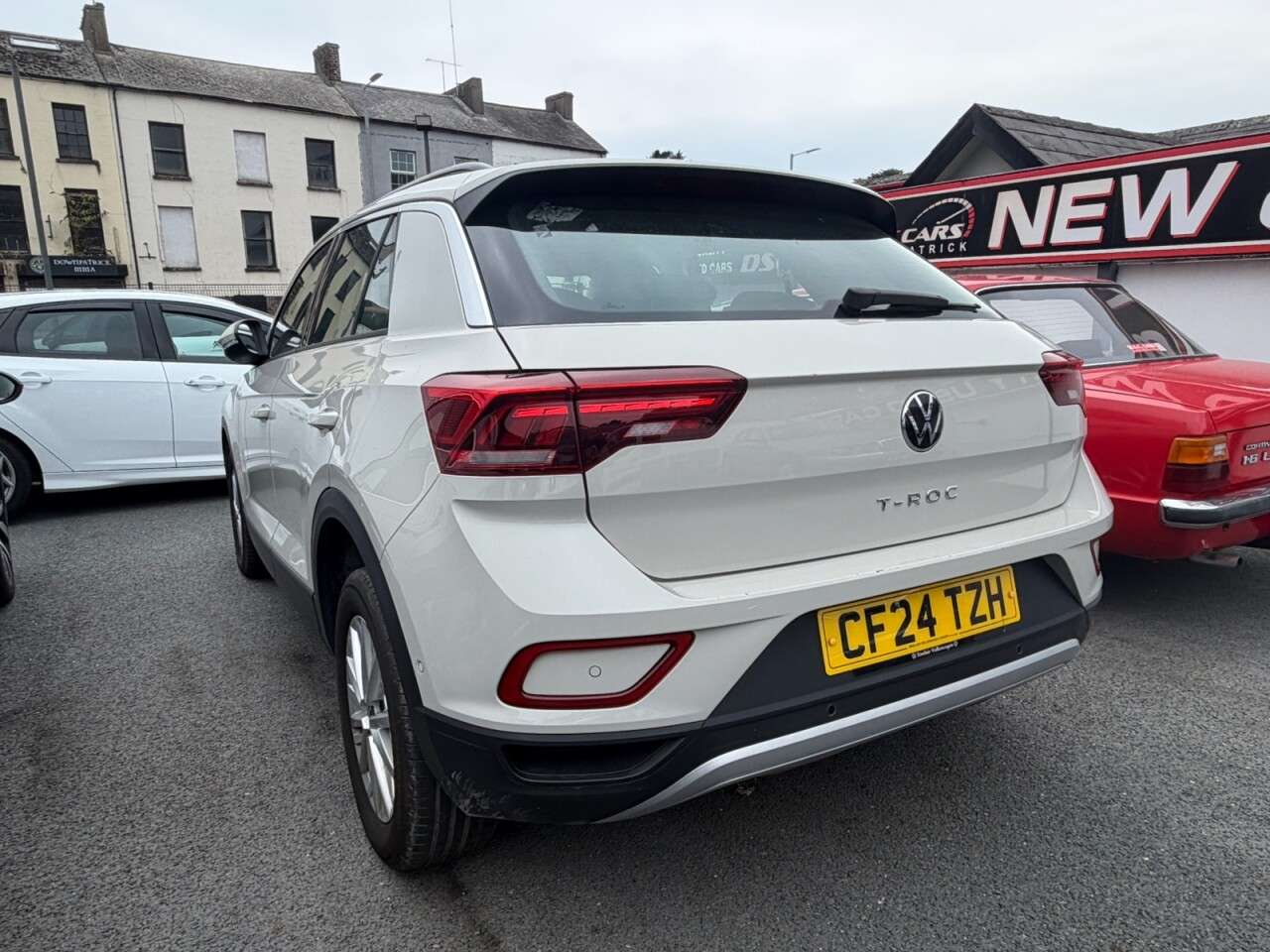 A 2024 VOLKSWAGEN T-ROC 1.0 TSI Life SUV 5dr Petrol Manual Euro 6 (s/s) (115 ps) A 2024 VOLKSWAGEN T-ROC 1.0 TSI Life SUV 5dr Petrol Manual Euro 6 (s/s) (115 ps)