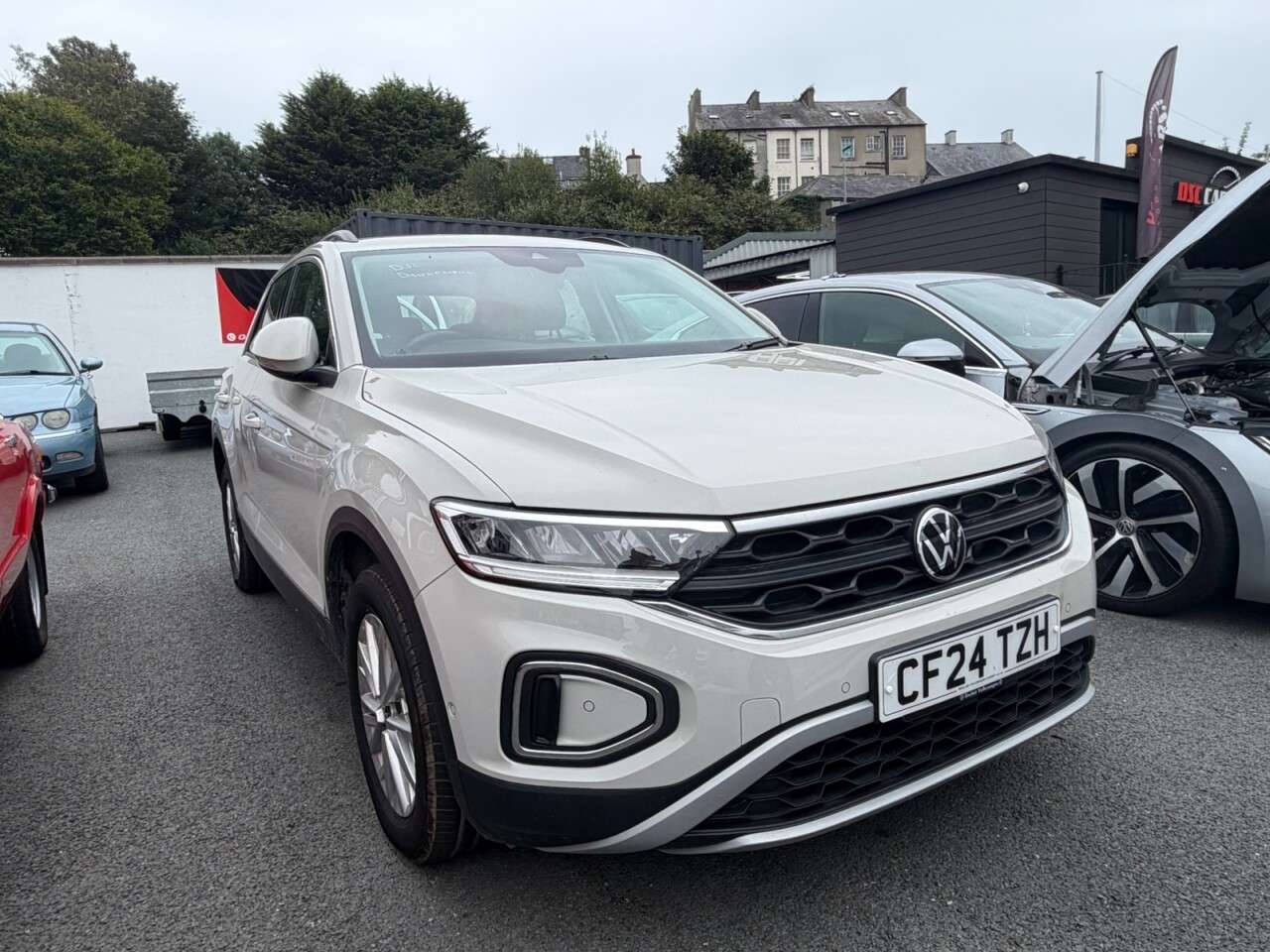 A 2024 VOLKSWAGEN T-ROC 1.0 TSI Life SUV 5dr Petrol Manual Euro 6 (s/s) (115 ps) A 2024 VOLKSWAGEN T-ROC 1.0 TSI Life SUV 5dr Petrol Manual Euro 6 (s/s) (115 ps)