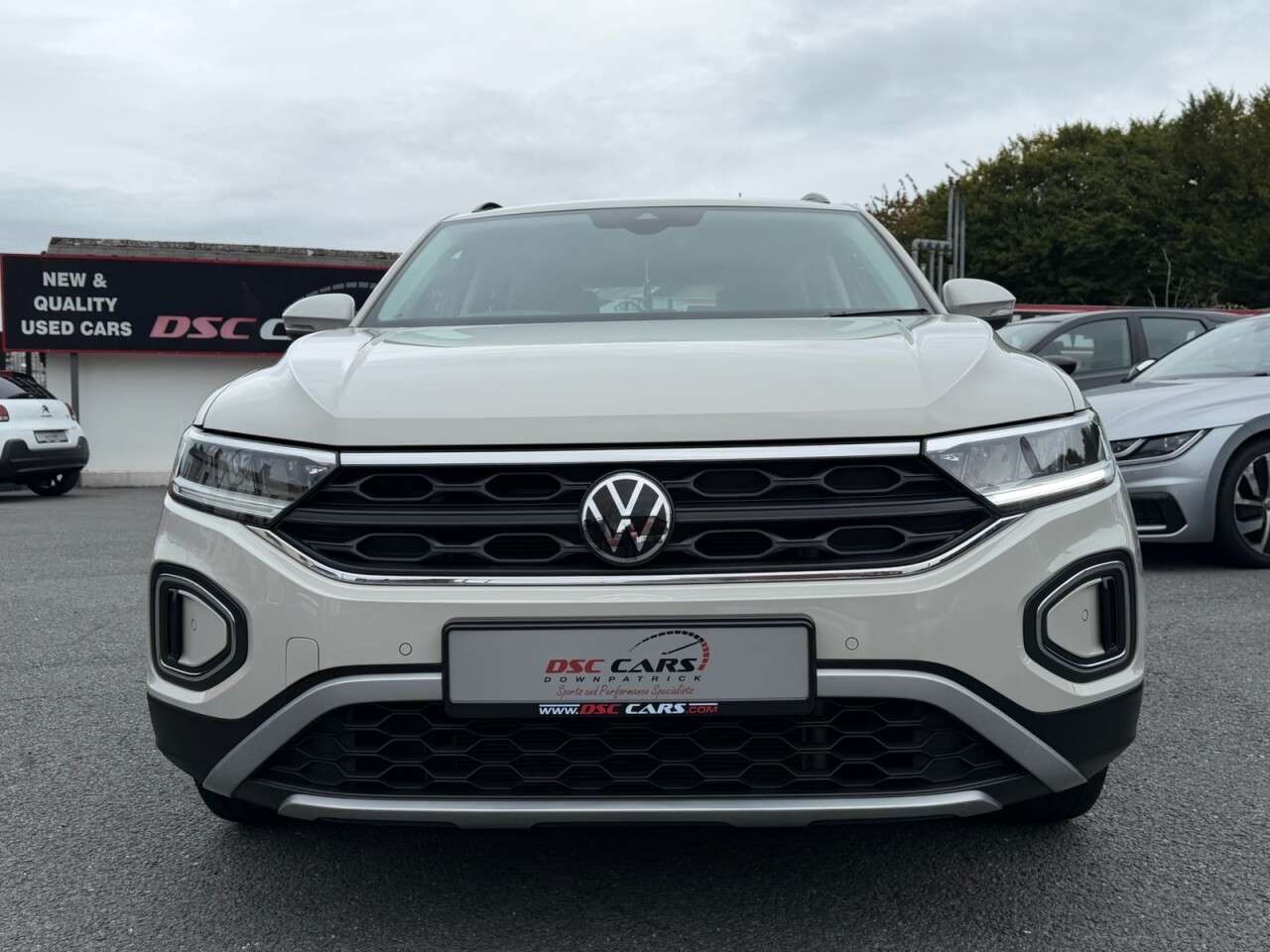 A 2024 VOLKSWAGEN T-ROC 1.0 TSI Life SUV 5dr Petrol Manual Euro 6 (s/s) (115 ps) A 2024 VOLKSWAGEN T-ROC 1.0 TSI Life SUV 5dr Petrol Manual Euro 6 (s/s) (115 ps)