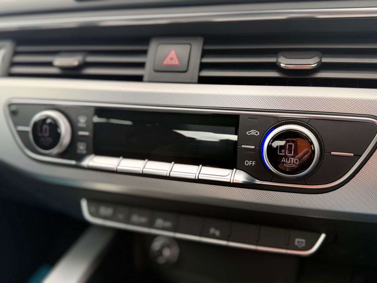 2017 AUDI A4 2017 AUDI A4