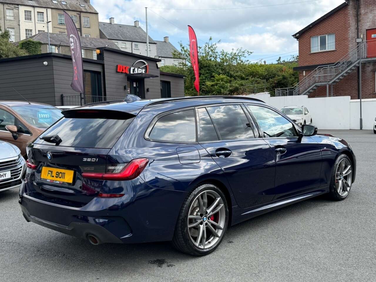 A 2021 BMW 3 SERIES 2.0 320i M Sport Pro Edition Touring 5dr Petrol Auto Euro 6 (s/s) (184 ps) A 2021 BMW 3 SERIES 2.0 320i M Sport Pro Edition Touring 5dr Petrol Auto Euro 6 (s/s) (184 ps)