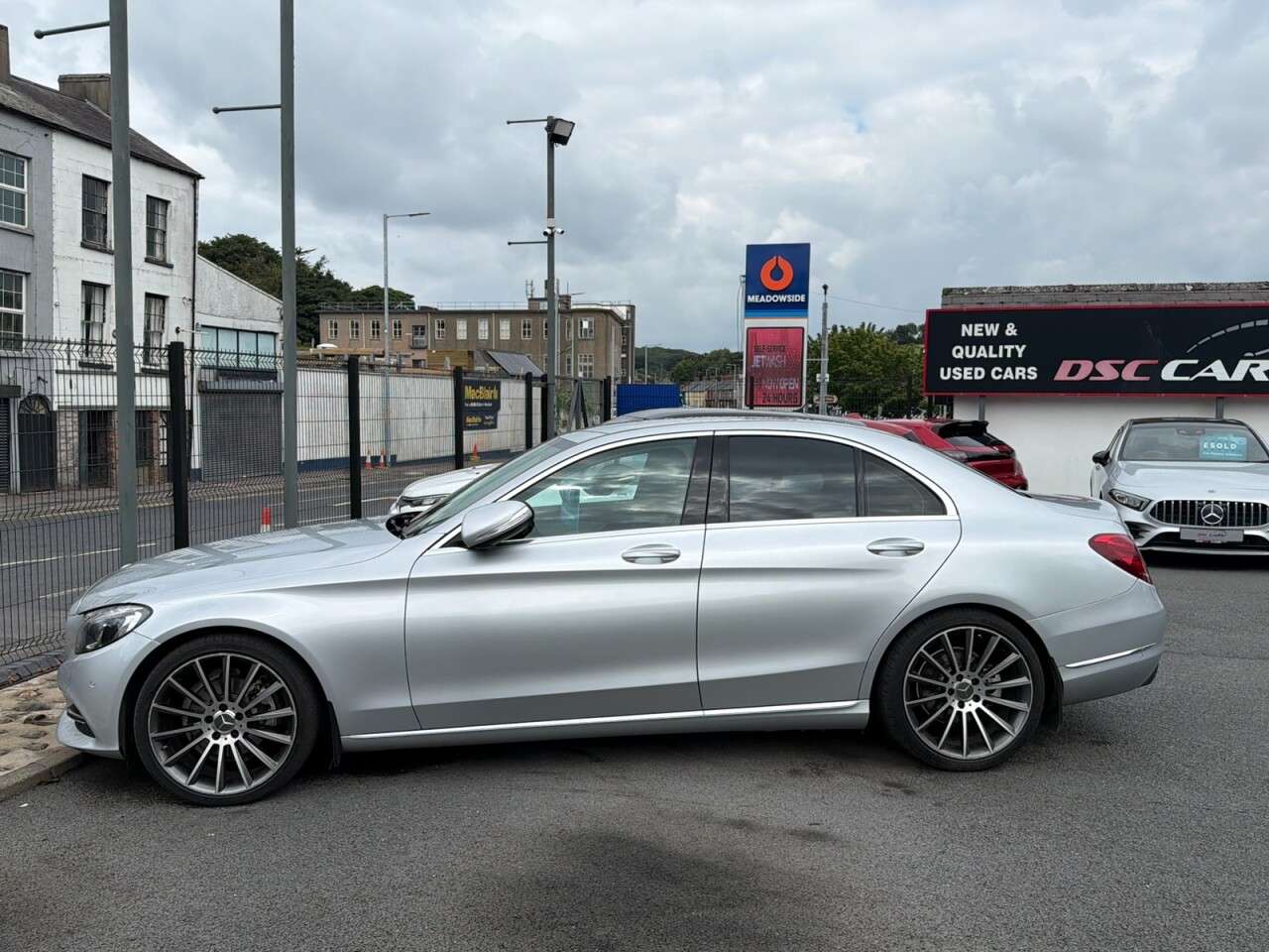 A 2015 MERCEDES-BENZ C CLASS 2.1 C220 BlueTEC Sport Saloon 4dr Diesel G-Tronic+ Euro 6 (s/s) (170 ps) A 2015 MERCEDES-BENZ C CLASS 2.1 C220 BlueTEC Sport Saloon 4dr Diesel G-Tronic+ Euro 6 (s/s) (170 ps)