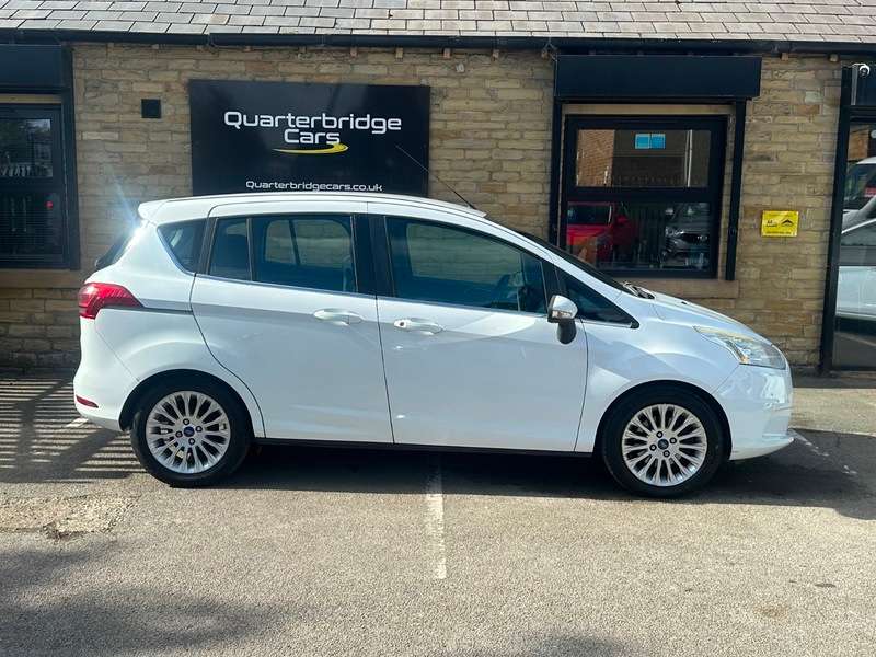 A 2013 FORD B-MAX TITANIUM A 2013 FORD B-MAX TITANIUM
