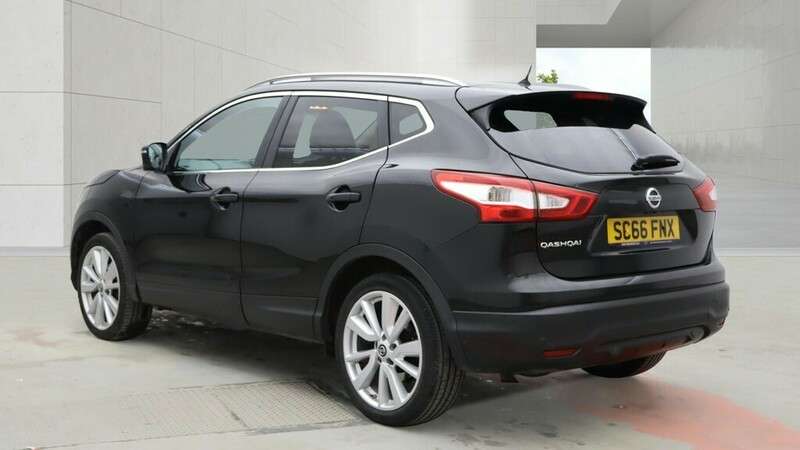 A 2016 NISSAN QASHQAI TEKNA DIG-T A 2016 NISSAN QASHQAI TEKNA DIG-T