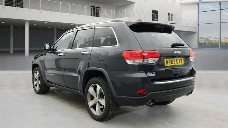 A 2013 JEEP GRAND CHEROKEE V6 CRD LIMITED A 2013 JEEP GRAND CHEROKEE V6 CRD LIMITED