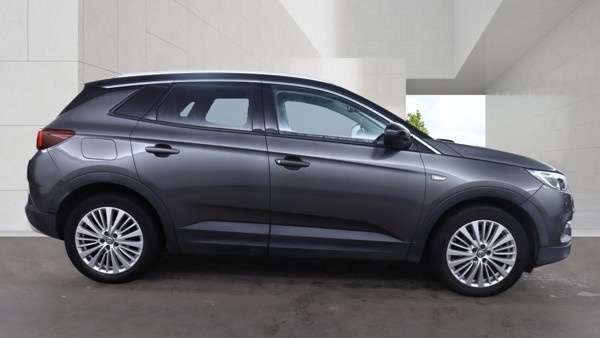 A 2018 VAUXHALL GRANDLAND X TECH LINE NAV S/S A 2018 VAUXHALL GRANDLAND X TECH LINE NAV S/S