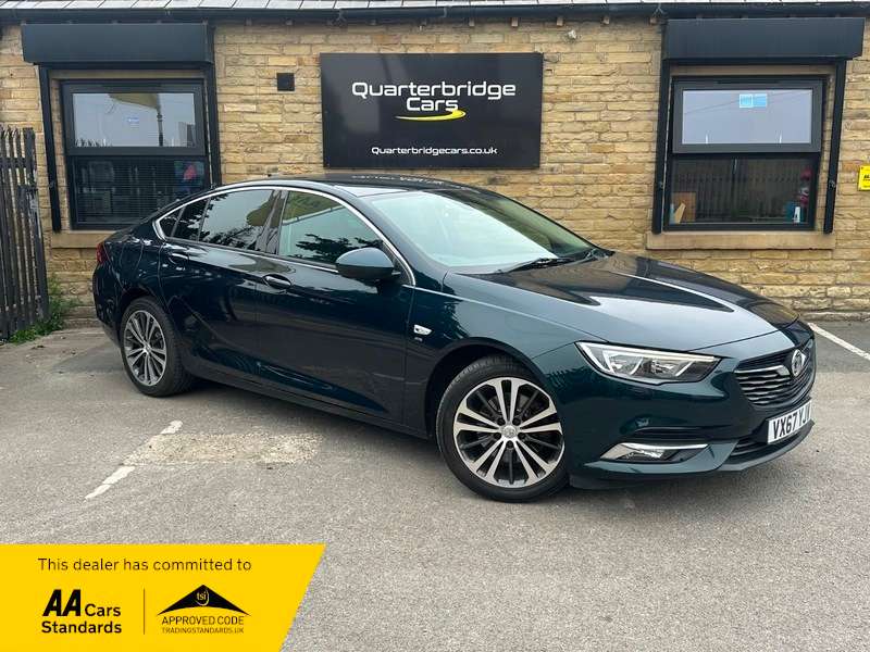 A 2017 VAUXHALL INSIGNIA GRAND SPORT SRI NAV A 2017 VAUXHALL INSIGNIA GRAND SPORT SRI NAV