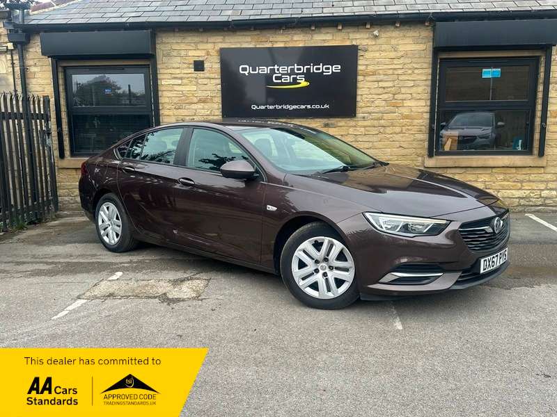 A 2017 VAUXHALL INSIGNIA GRAND SPORT DESIGN ECOTEC A 2017 VAUXHALL INSIGNIA GRAND SPORT DESIGN ECOTEC