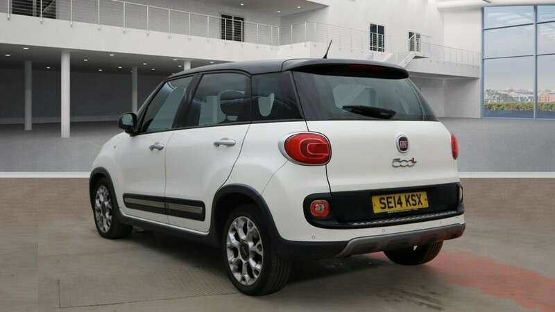 A 2014 FIAT 500L MULTIJET TREKKING DUALOGIC A 2014 FIAT 500L MULTIJET TREKKING DUALOGIC