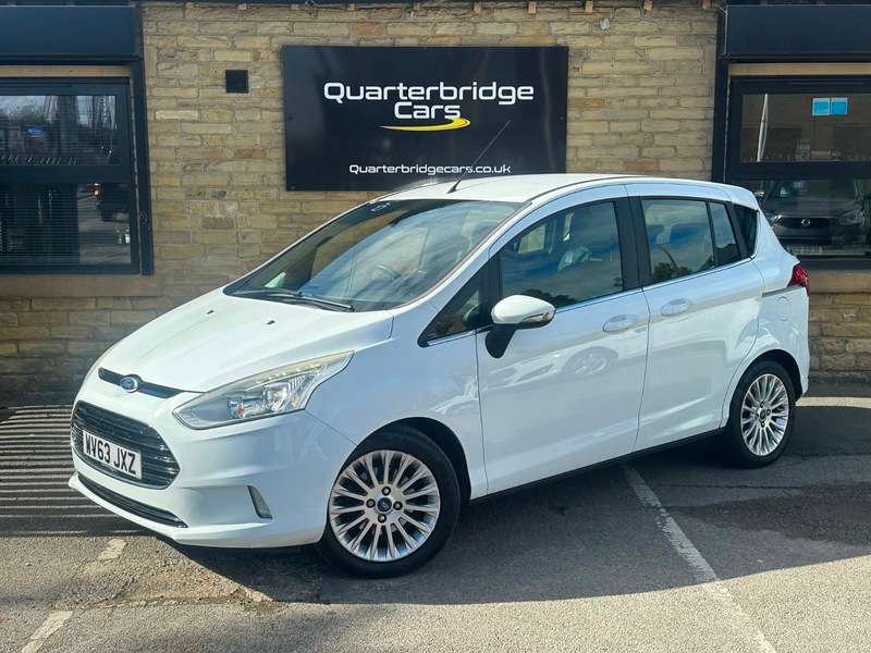 A 2013 FORD B-MAX TITANIUM A 2013 FORD B-MAX TITANIUM