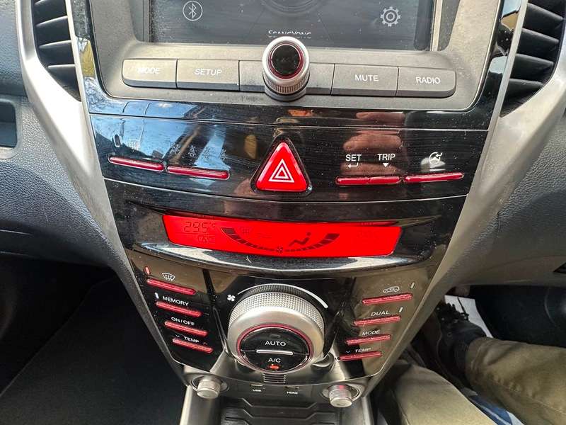 2016 SSANGYONG TIVOLI 2016 SSANGYONG TIVOLI