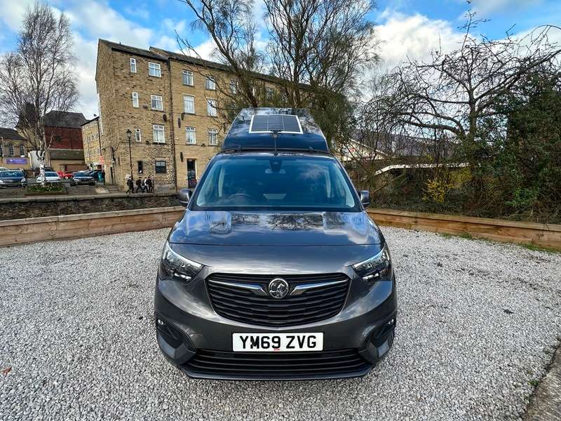 A 2020 VAUXHALL COMBO ENERGY CDTI S/S MICRO CAMPER A 2020 VAUXHALL COMBO ENERGY CDTI S/S MICRO CAMPER