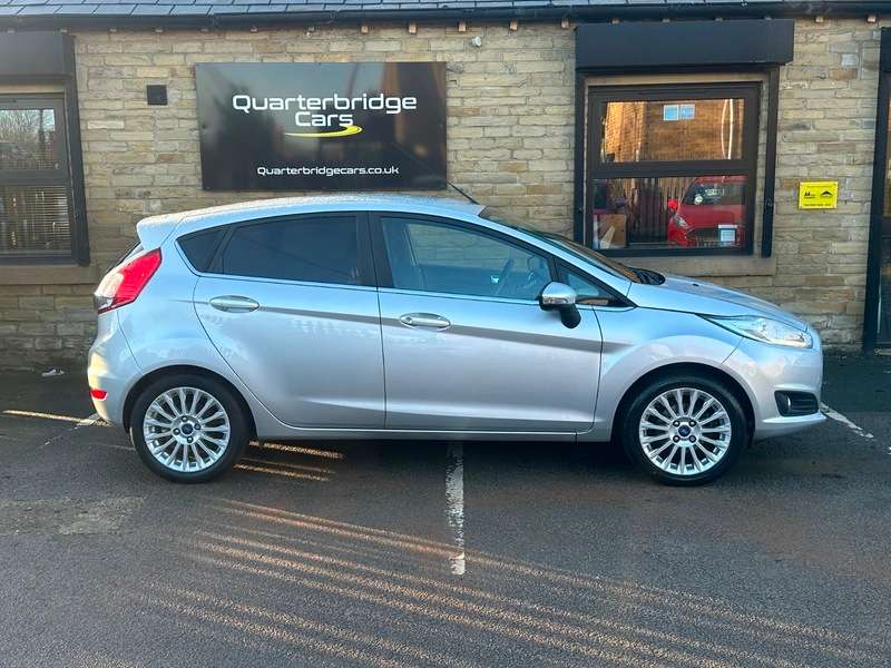 A 2013 FORD FIESTA TITANIUM A 2013 FORD FIESTA TITANIUM