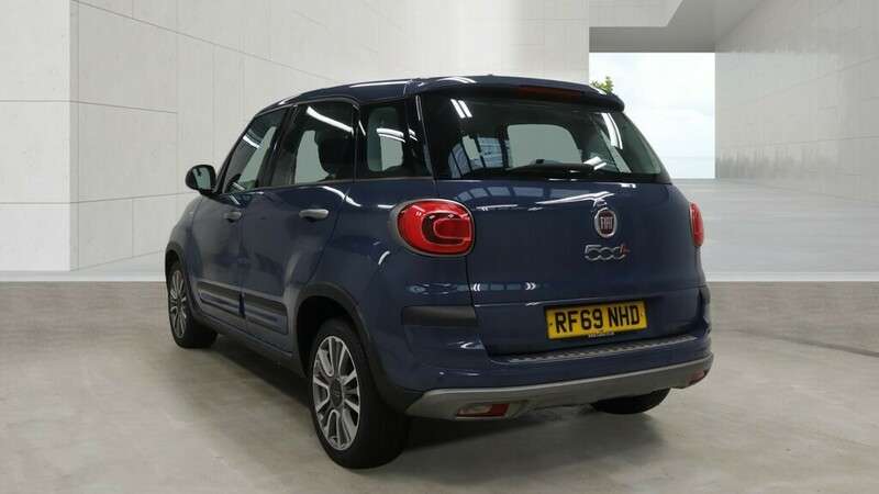 A 2020 FIAT 500L CROSS A 2020 FIAT 500L CROSS