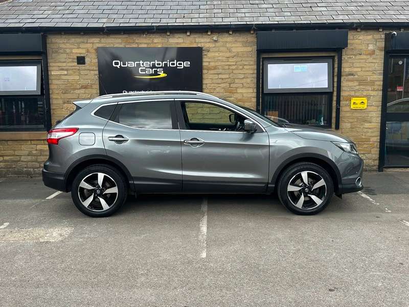 A 2017 NISSAN QASHQAI N-VISION DIG-T A 2017 NISSAN QASHQAI N-VISION DIG-T