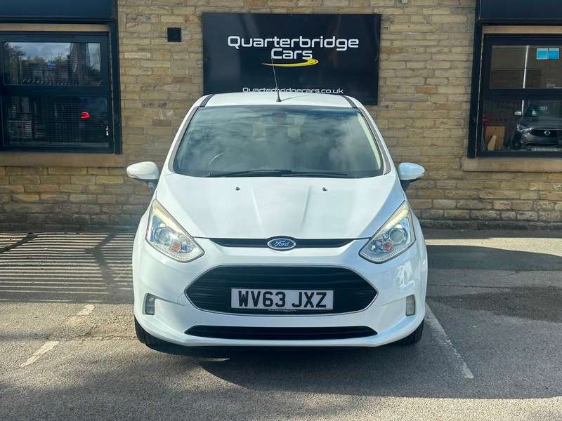 A 2013 FORD B-MAX TITANIUM A 2013 FORD B-MAX TITANIUM