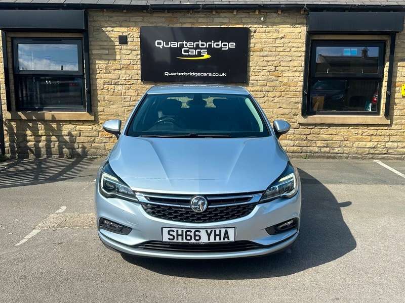 A 2016 VAUXHALL ASTRA ELITE NAV A 2016 VAUXHALL ASTRA ELITE NAV