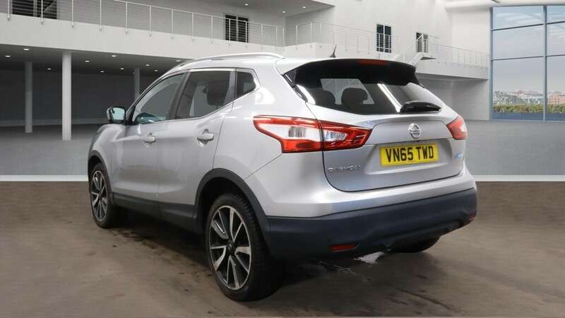 A 2015 NISSAN QASHQAI DCI TEKNA A 2015 NISSAN QASHQAI DCI TEKNA
