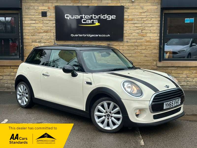 A 2015 MINI MINI COOPER A 2015 MINI MINI COOPER