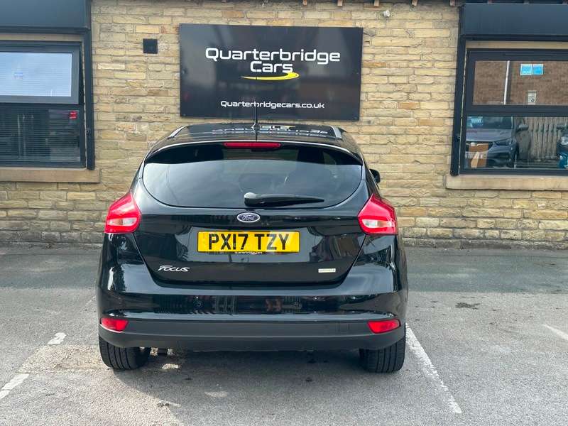 A 2017 FORD FOCUS TITANIUM A 2017 FORD FOCUS TITANIUM