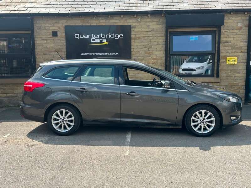 A 2018 FORD FOCUS TITANIUM A 2018 FORD FOCUS TITANIUM