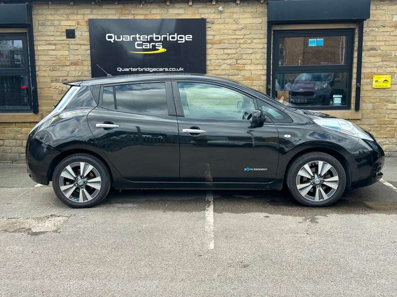 A 2014 NISSAN LEAF TEKNA A 2014 NISSAN LEAF TEKNA