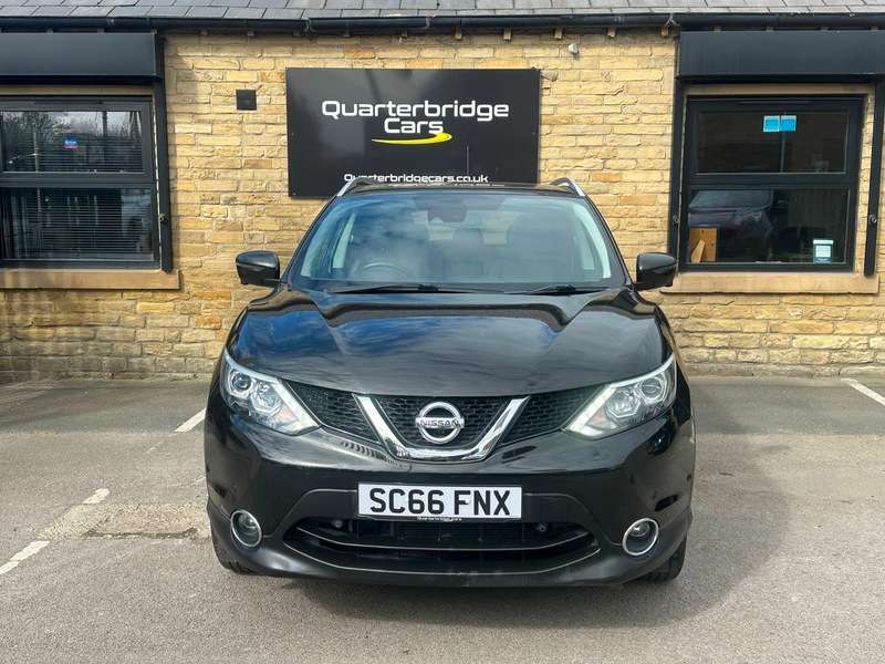 A 2016 NISSAN QASHQAI TEKNA DIG-T A 2016 NISSAN QASHQAI TEKNA DIG-T