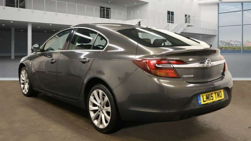 A 2015 VAUXHALL INSIGNIA ELITE NAV CDTI A 2015 VAUXHALL INSIGNIA ELITE NAV CDTI