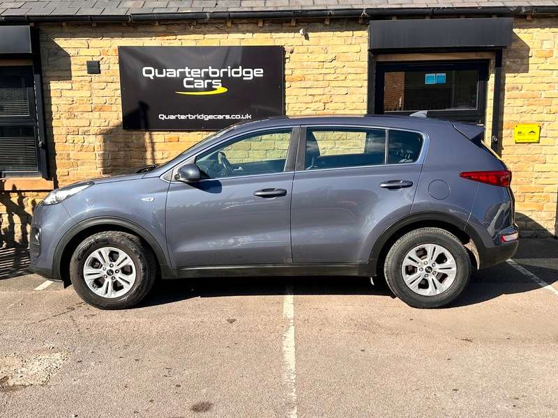 A 2016 KIA SPORTAGE 1 A 2016 KIA SPORTAGE 1