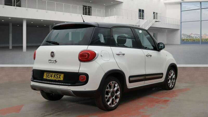 A 2014 FIAT 500L MULTIJET TREKKING DUALOGIC A 2014 FIAT 500L MULTIJET TREKKING DUALOGIC