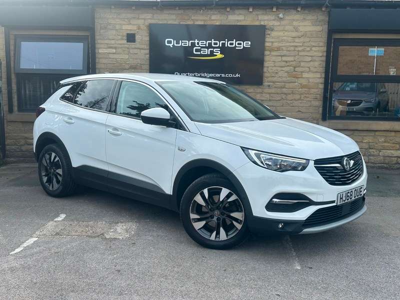 A 2018 VAUXHALL GRANDLAND X SPORT NAV S/S A 2018 VAUXHALL GRANDLAND X SPORT NAV S/S