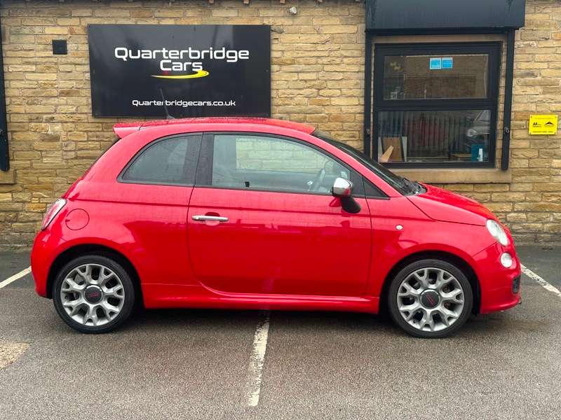 A 2014 FIAT 500 TWINAIR S A 2014 FIAT 500 TWINAIR S