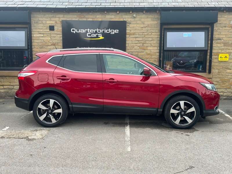 A 2015 NISSAN QASHQAI N-TEC PLUS DIG-T A 2015 NISSAN QASHQAI N-TEC PLUS DIG-T