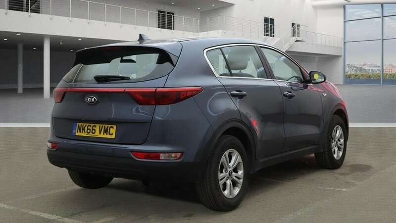 A 2016 KIA SPORTAGE 1 A 2016 KIA SPORTAGE 1