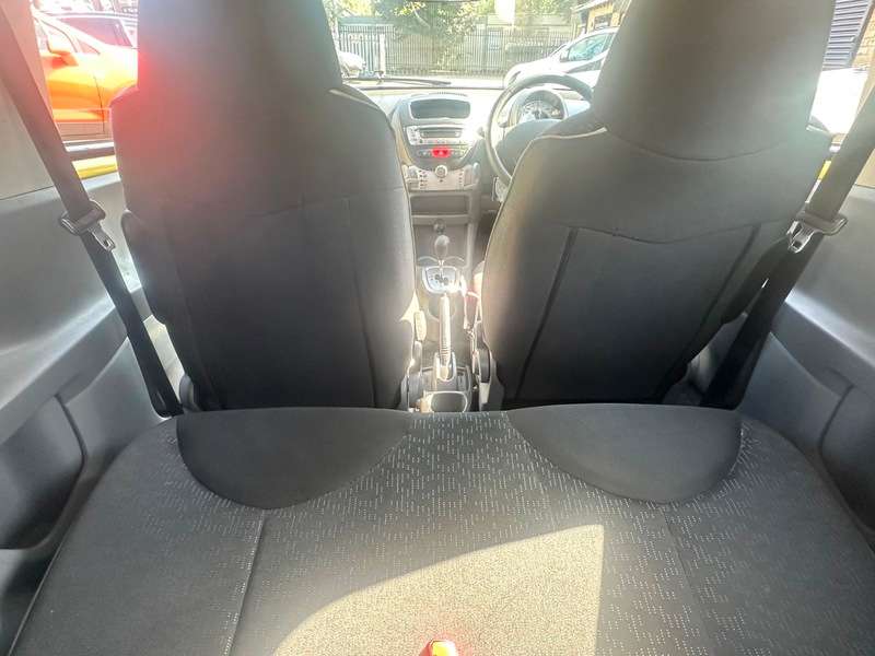 2009 PEUGEOT 107 2009 PEUGEOT 107