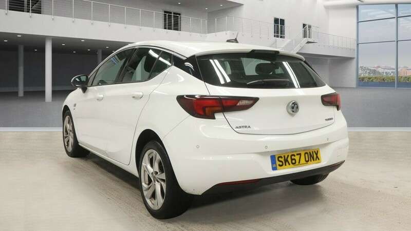 A 2017 VAUXHALL ASTRA SRI A 2017 VAUXHALL ASTRA SRI